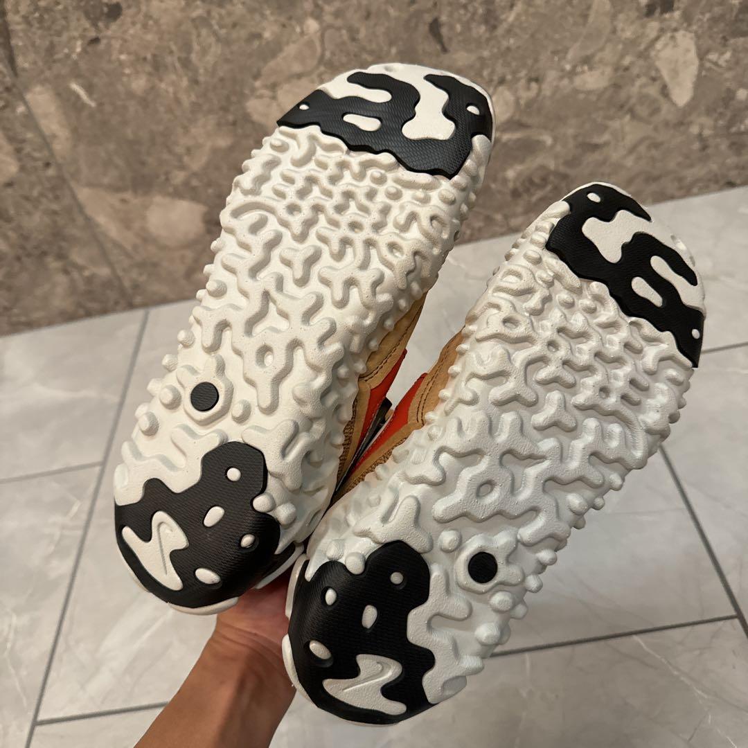 Nike スニーカー ベージュ/オレンジ overbreak
