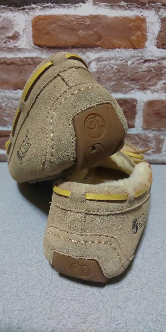 UGG
