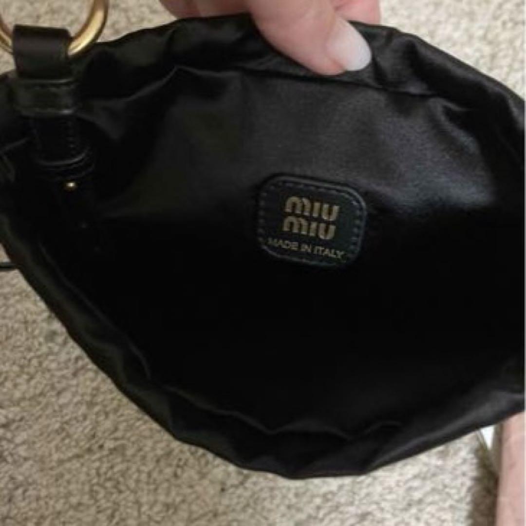 値下げmiumiu ミュウミュウ duchesse pouch ダッチェス - メルカリ