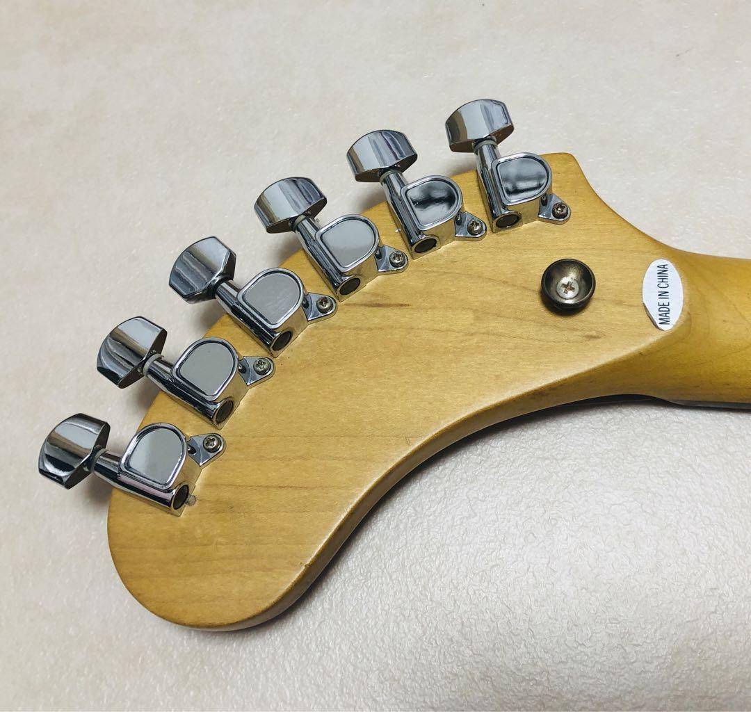 【美品】ZO-3 レッド アンプ内蔵ミニギター 専用ケース付 ぞーさん