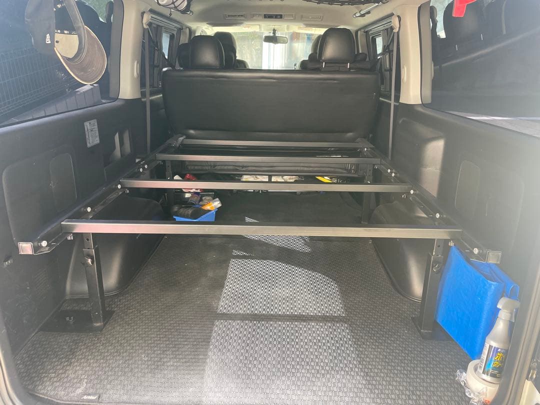 MGRカスタム製 4型ハイエース標準ボディー補強バー付きフラットベッドキット MGRカスタム製 4型ハイエース標準ボディー補強バー付きフラットベッドキット