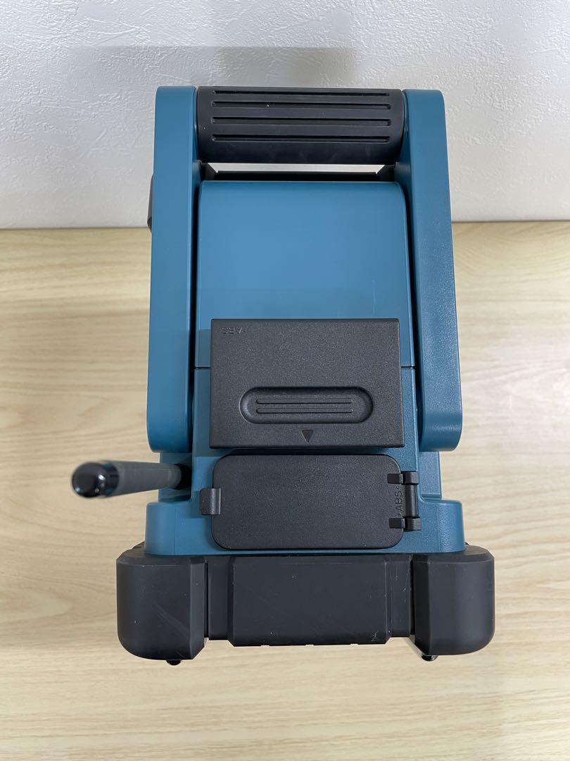 マキタ　充電式ラジオ　MR103