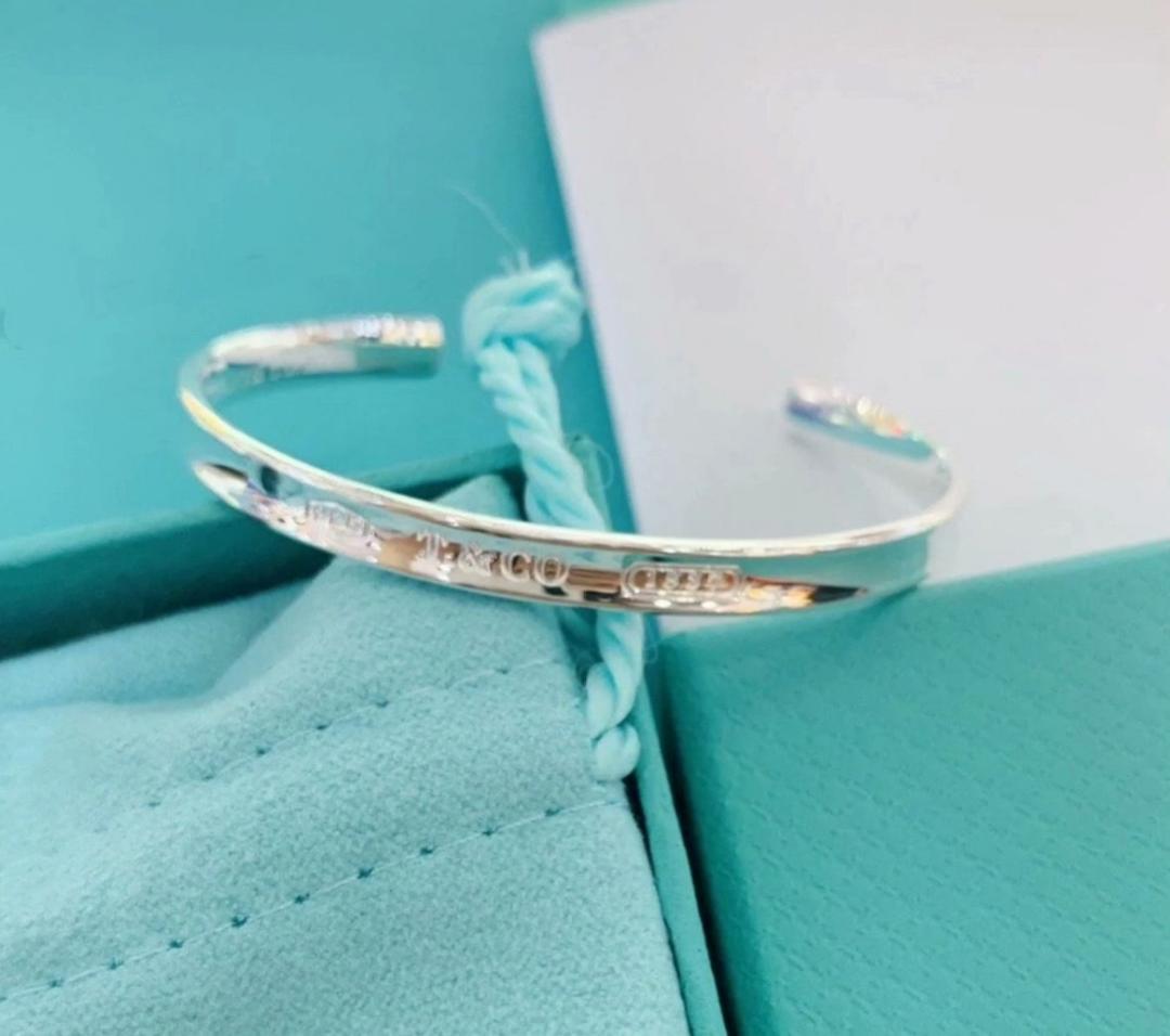 Tiffany & Co. シルバーバングル