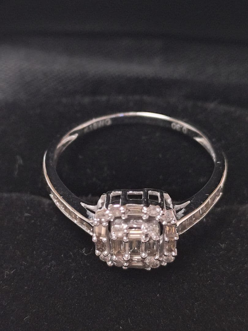 早いもの勝ち　K18ホワイトゴールドダイヤモンド0.3リング１４号