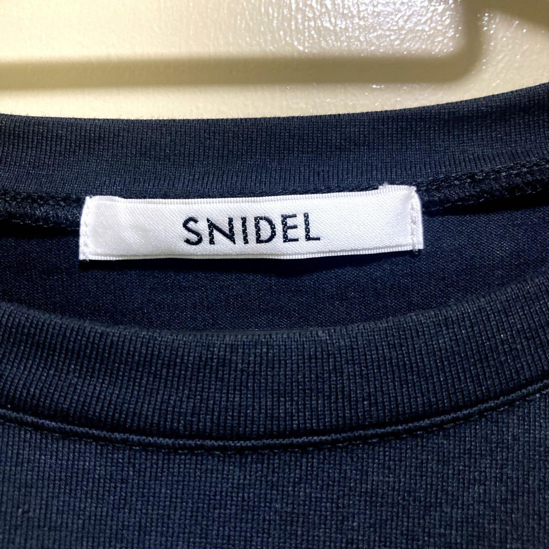 SNIDEL 異素材ペプラムTシャツ　ブラック