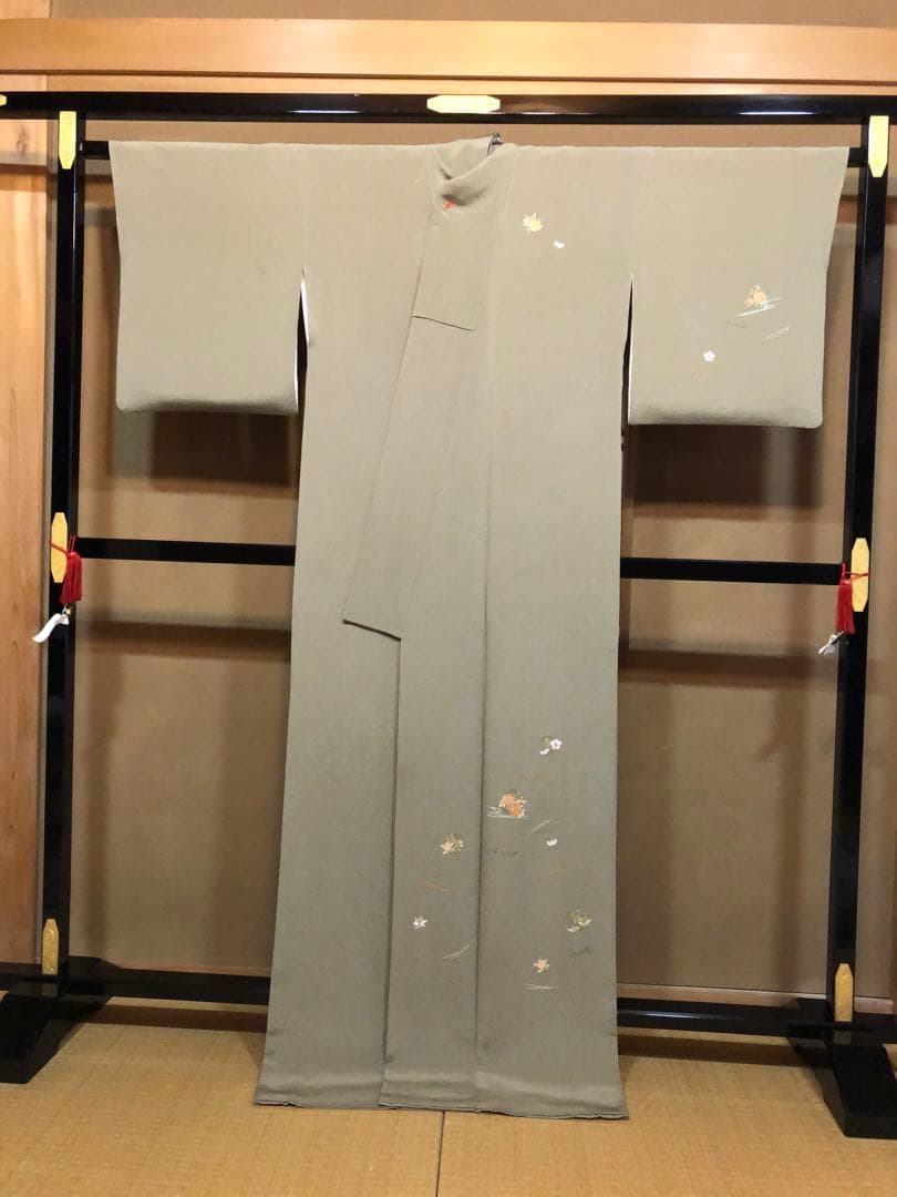 秋〜春先 付下 吹 き 寄 せ 新古品 お仕立上り 生地 ちりめん 秋〜春先 付下 吹 き 寄 せ 新古品 お仕立上り 生地 ちりめん