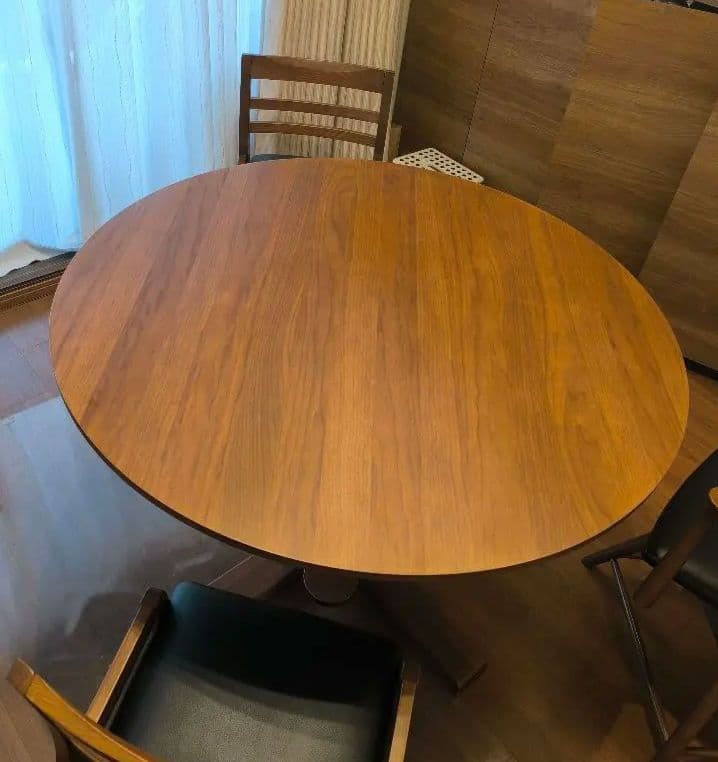 円形木製ダイニングテーブル傷や汚れあり