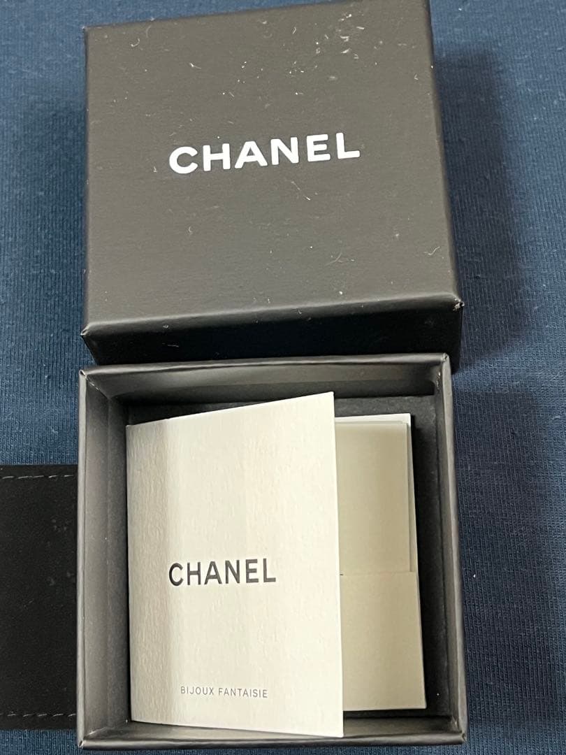 CHANEL パール付きピアス