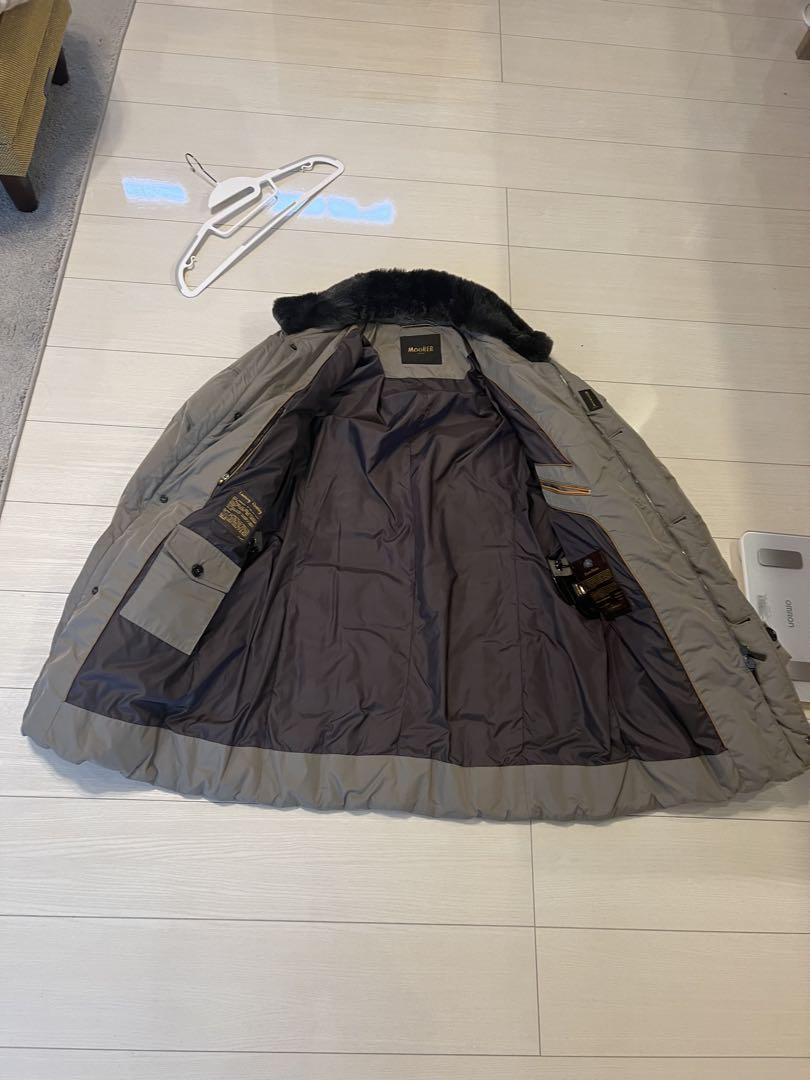 冬物値下❗️極上品❗️MooRER ムーレー　ダウンコート　色　ベージュ