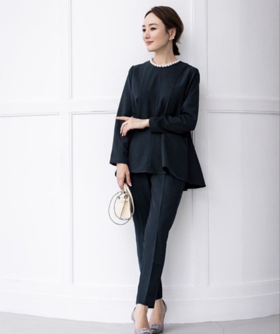 ur'sパール付ヘムライントップス&スティックパンツ ネイビー セットアップ