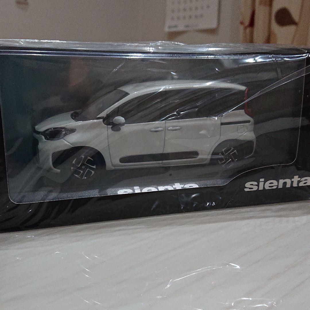 送料無料キャンペーン?】 非売品 1/30 新型シエンタ サンプル ミニカー