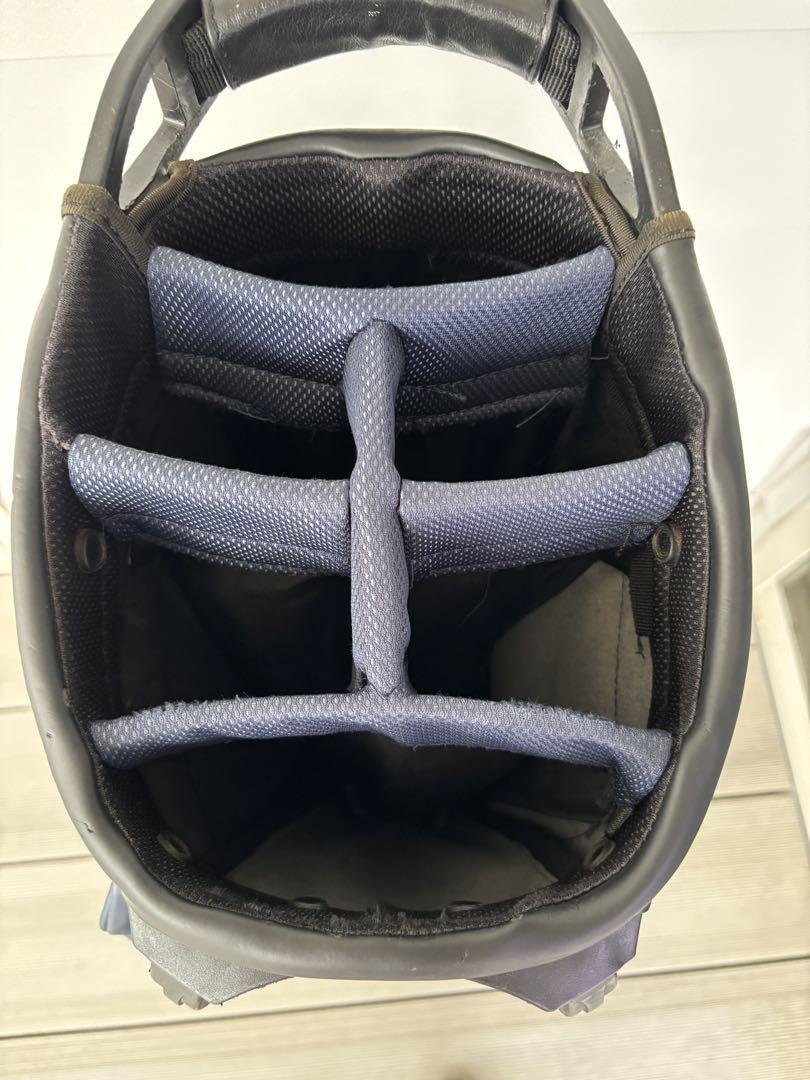 【週末限定価格】J.LINDEBERG スタンド付きキャディバッグ ネイビー