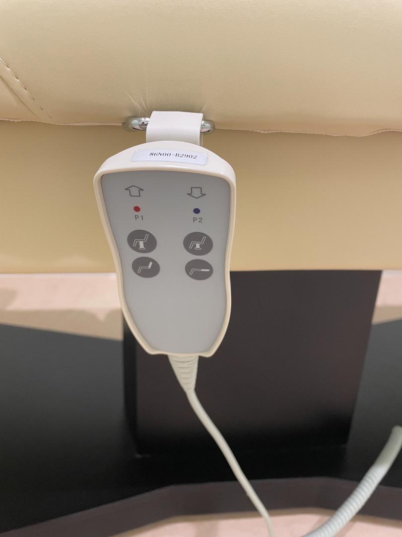 【美品】電動エステベッド ジラフィー FV-711