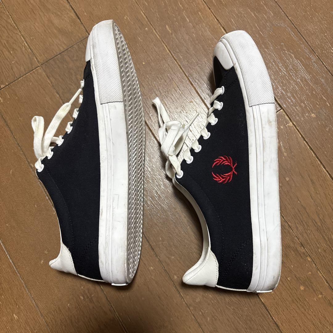 FRED PERRY ブラック スニーカー - メルカリ