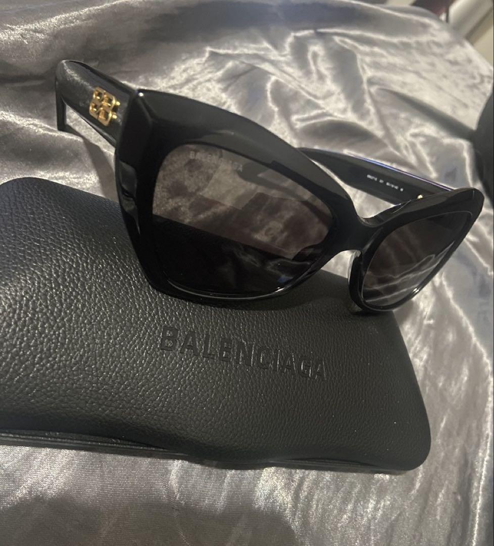BALENCIAGA キャットアイブラックサングラス BB0271S