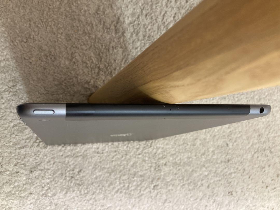 Apple iPad 第7世代　おまけ付き