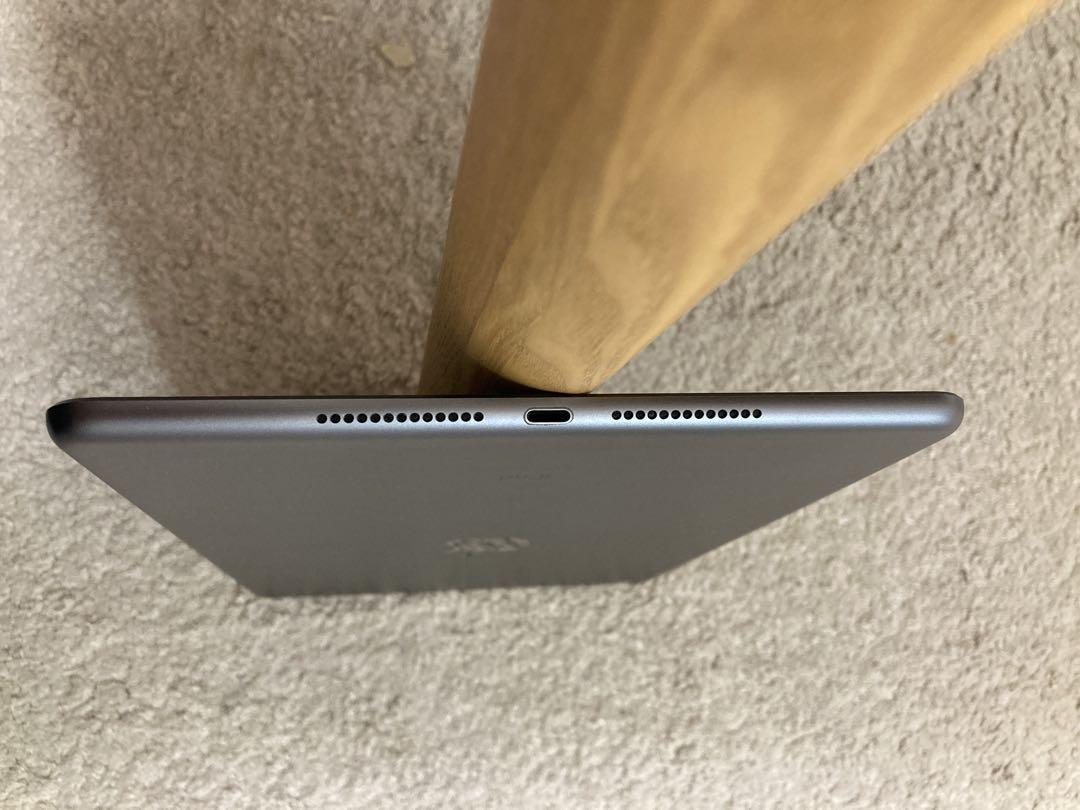 Apple iPad 第7世代　おまけ付き