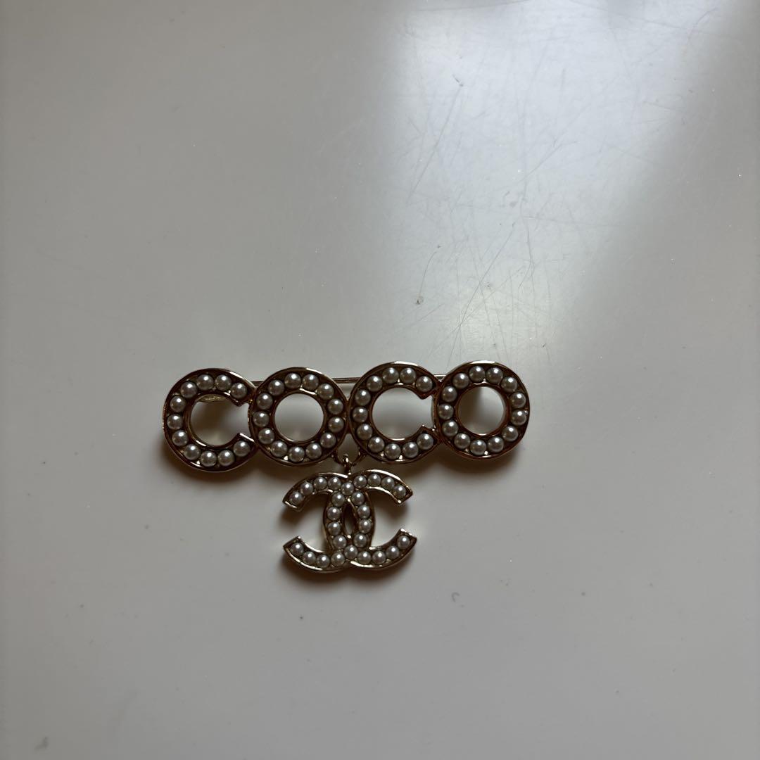 CHANEL シャネル パール ブローチ - メルカリ
