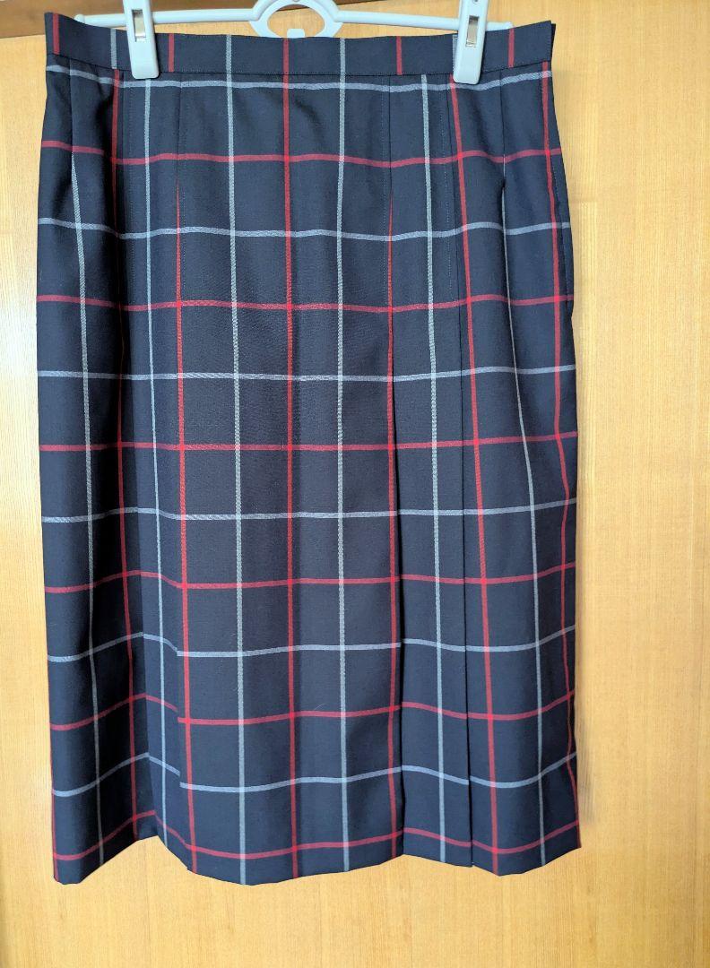 新品BURBERRYヴィンテージ白ラベルプリーツスカート