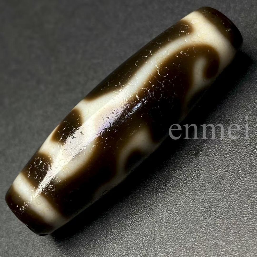 中国古美術・チベット天珠・蔵区回流老料・蓮花天珠・高油包漿・仏教美術・吉祥護符