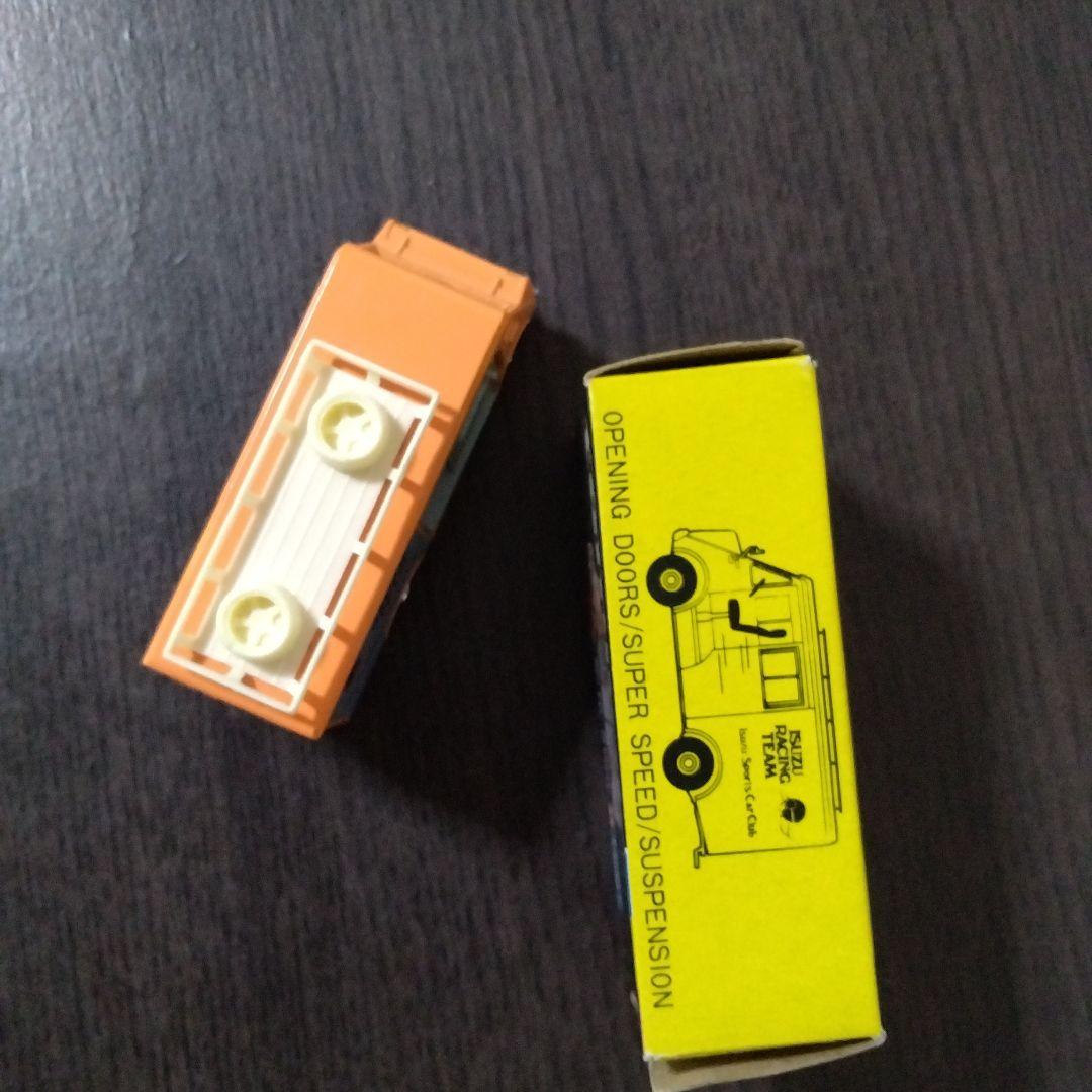 トミカ黒箱 いすゞ エルフ ハイロール