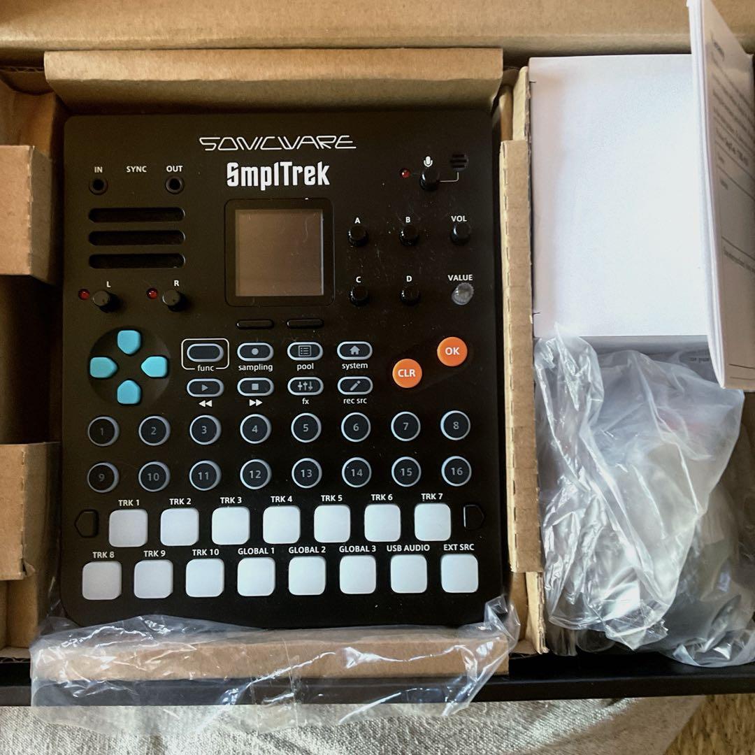 Sonicware SmplTrek （SDカード、ACアダプター付属、箱無し） SONICWARE