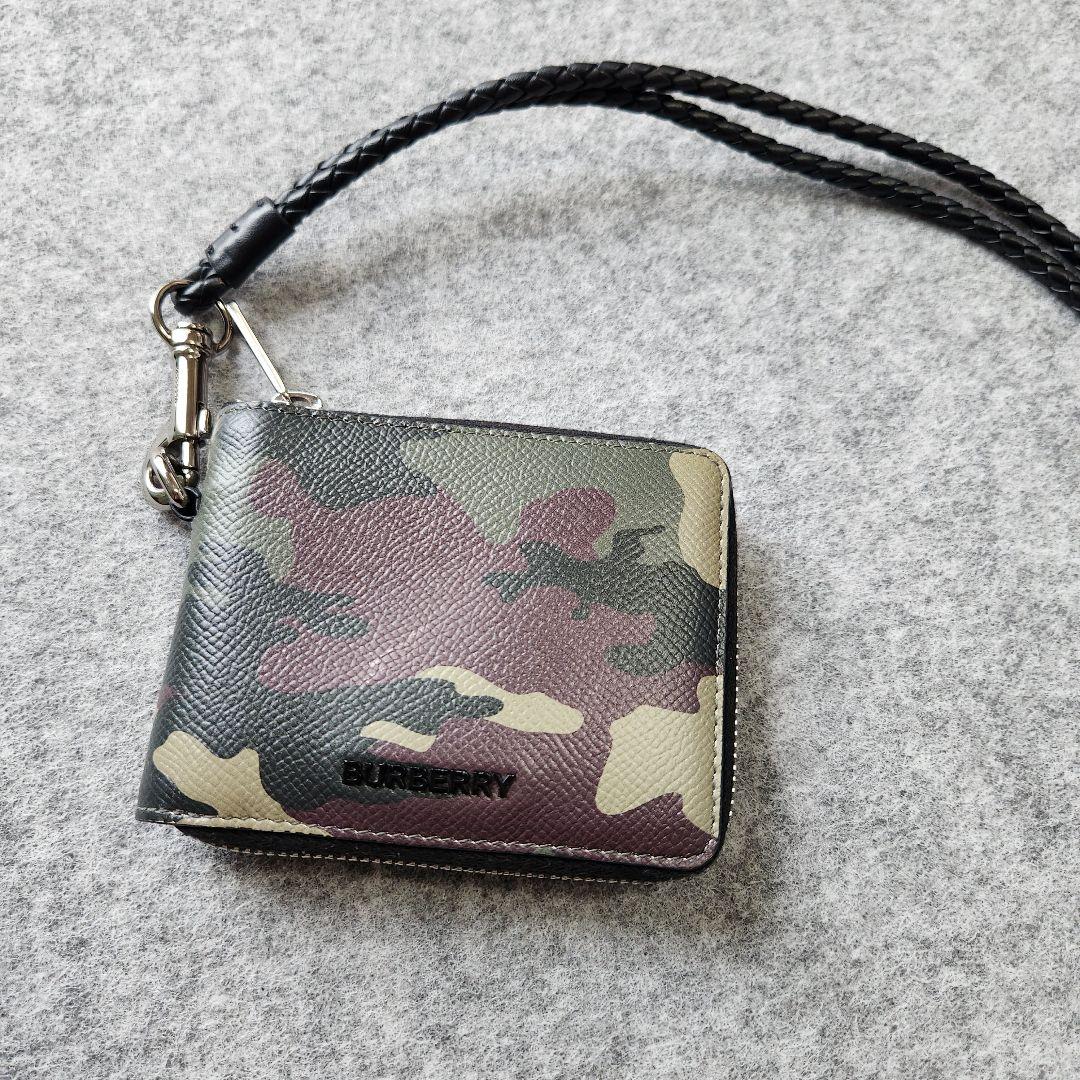 BURBERRY 迷彩柄 二つ折り財布