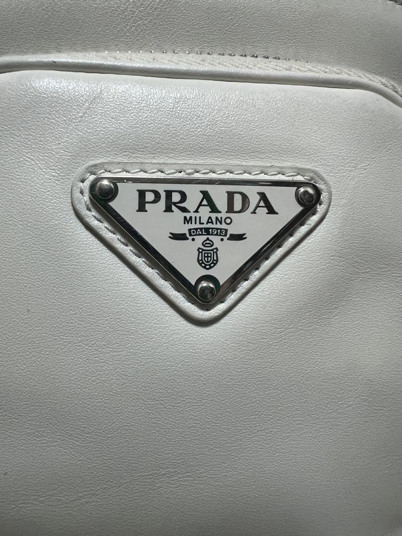 PRADA プラダ パスポートケース ホワイト 白 ホワイト（白）系 PRADA(プラダ) カードケース・名刺入れ