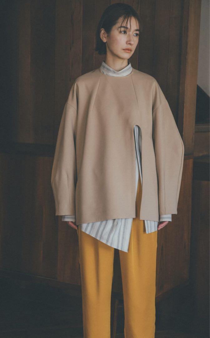 クラネ　W Face Slant Slit Tops