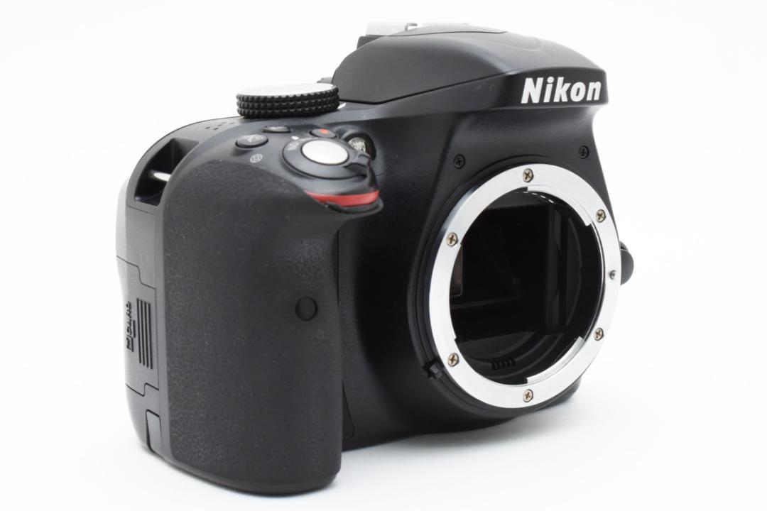 美品 ニコン D3300　デジタル ボディ ショット枚数　16312枚　M312