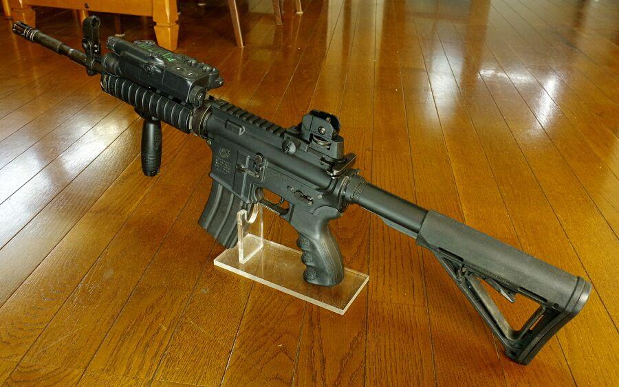 コルト M4A1 リスバージョン 大阪プラモ限定バッテリー＆充電器付きフルセット