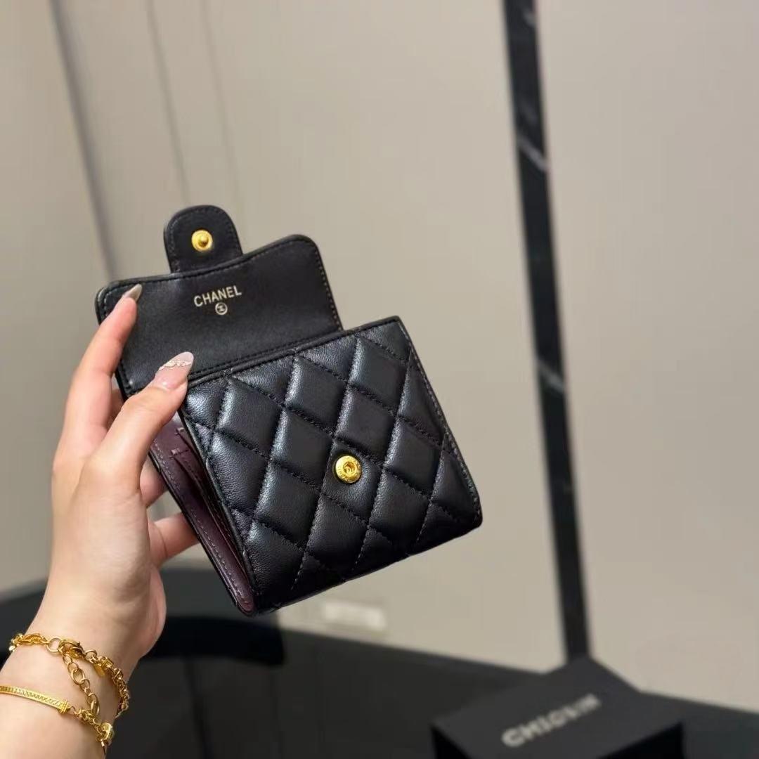 CHANEL キルティングウォレット 財布 CHANEL ブラック キルティング 三つ折り財布 - メルカリ