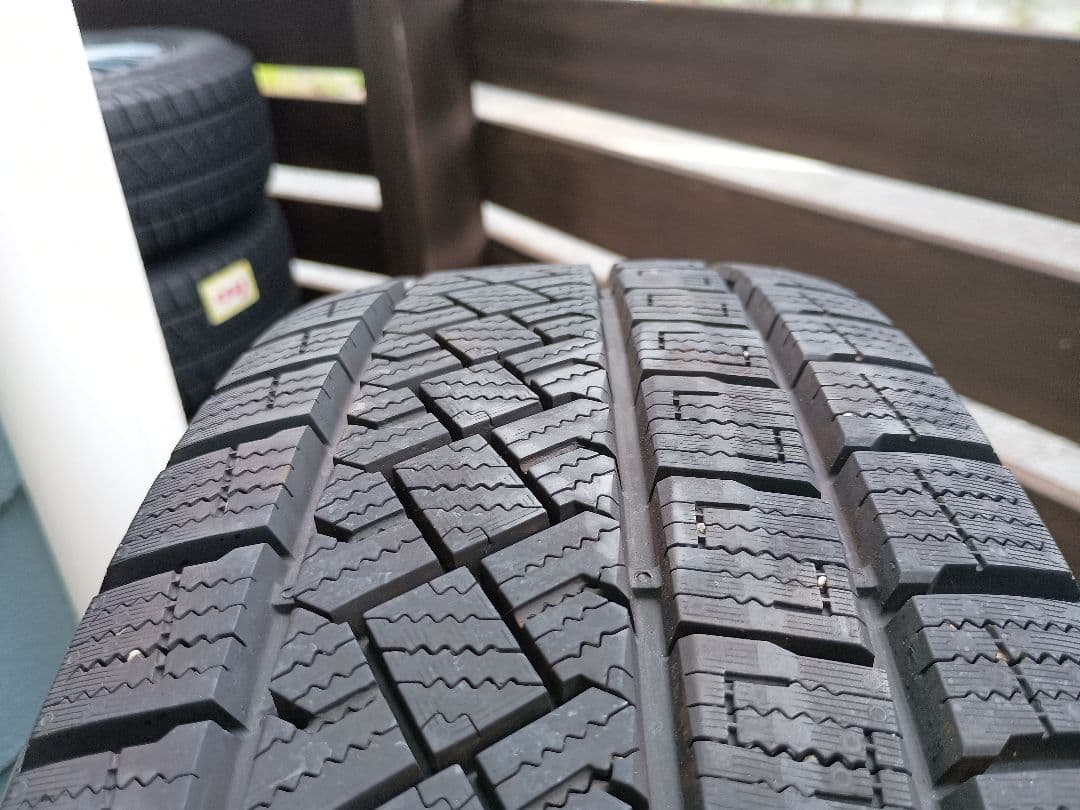 ZERO スタッドレス15インチホイールセットPIRELLI