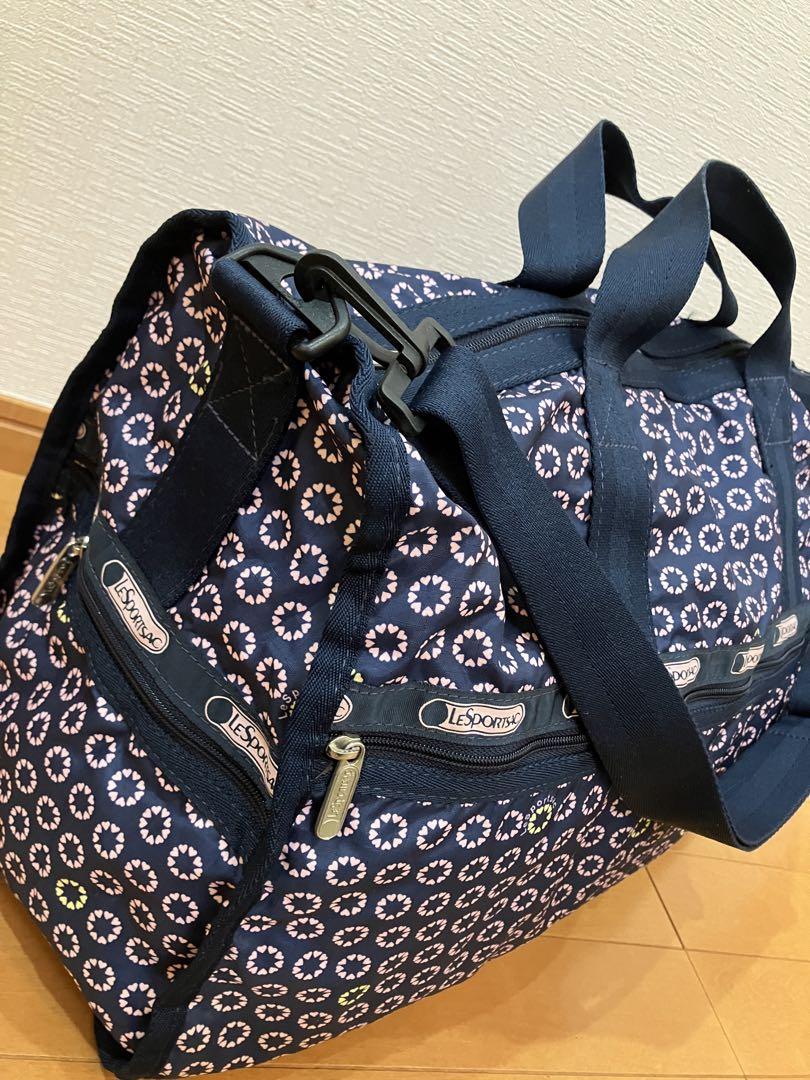 LeSportsac レスポートサック　大容量　ネイビー　花柄　ボストンバッグ LeSportsac レスポートサック 大容量ネイビー花柄ボストンバ