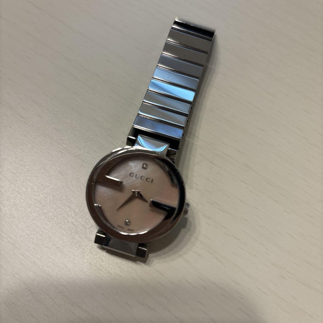 GUCCI 腕時計　薄ピンク色