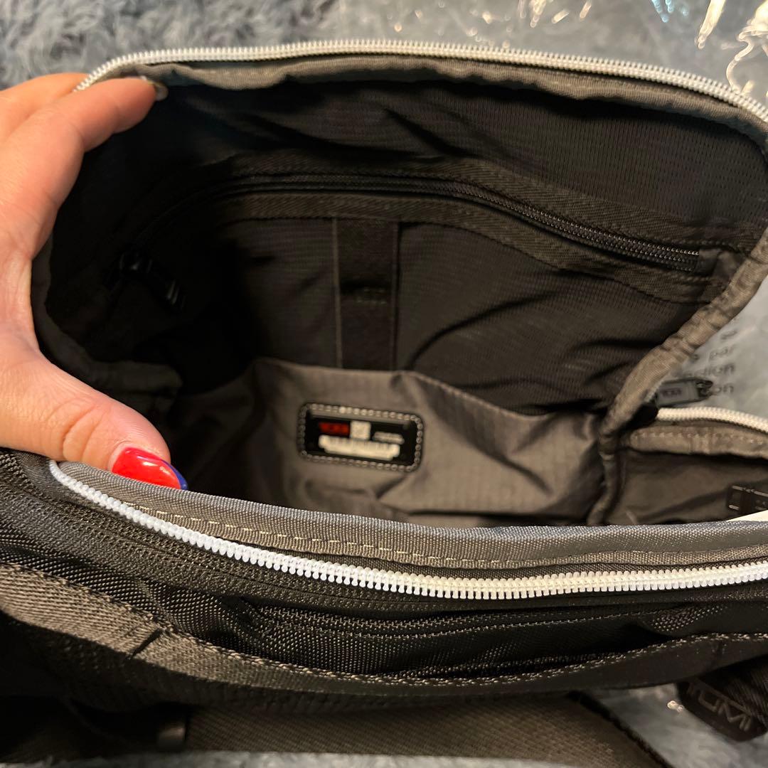 高価値TUMI ALPHA BRAVO Esports プロ・クロスボディ ショルダーバッグ