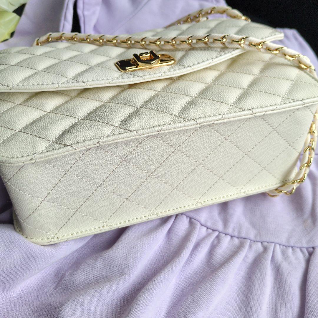 【極美品】CHARLES & KEITH クレシダ キルトチェーンストラップ