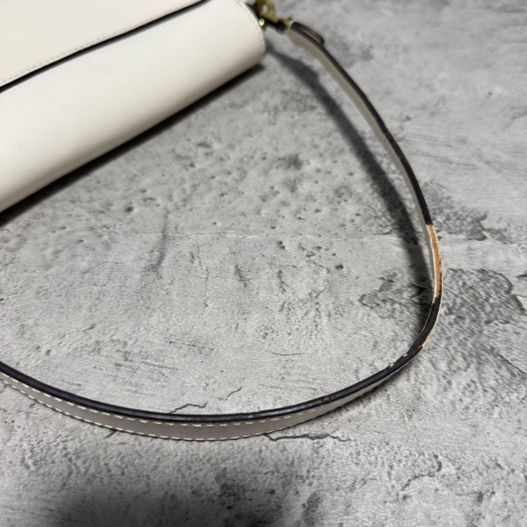 極美品✨️コーチ ワンショルダーバッグ ストゥディオ 20 レザー 白 ホワイト 極美品✨️コーチ ワンショルダーバッグ ストゥディオ 20 レザー 白 ホワイト