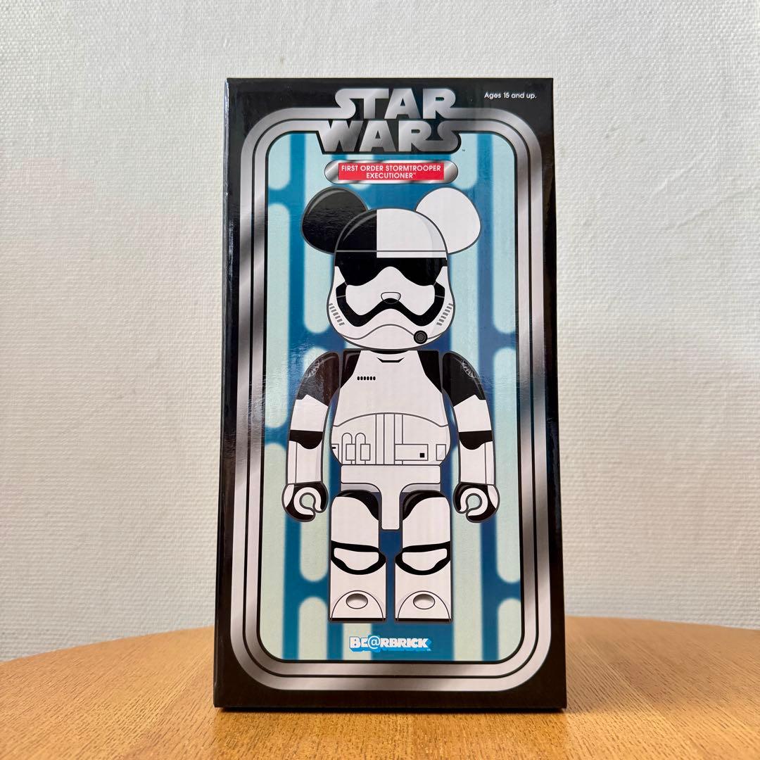 ベアブリック FIRST ORDER STORMTROOPER 400% ベアブリック FIRST ORDER STORMTROOPER 400%