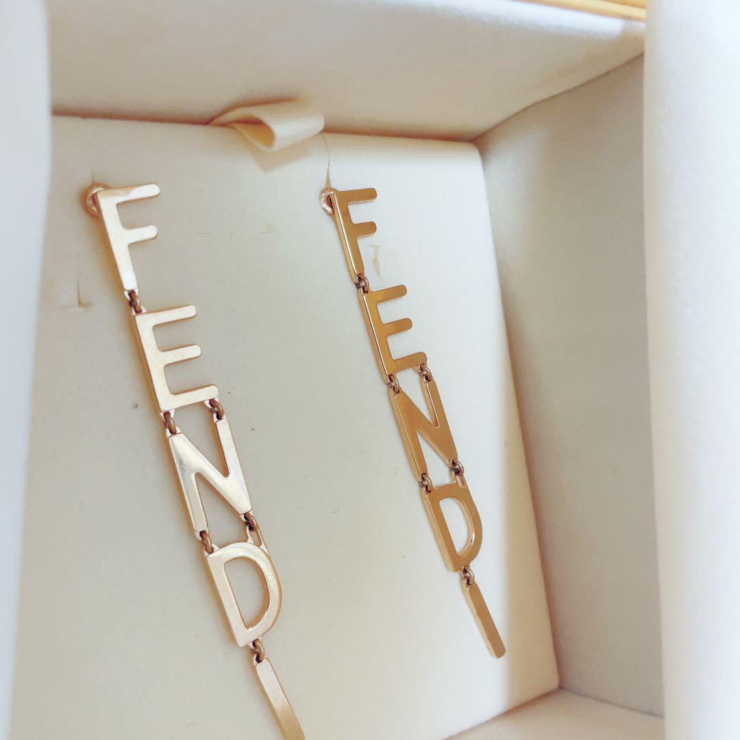 FENDI ゴールド ロゴピアス　ブレスレット　セット