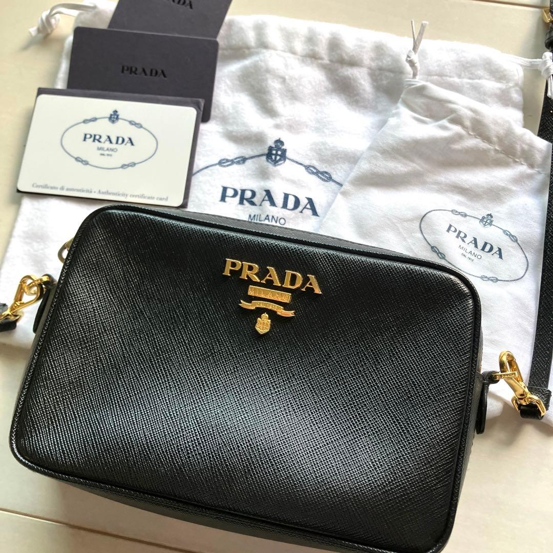 PRADAプラダ　サフィアーノレザー ショルダーバッグ