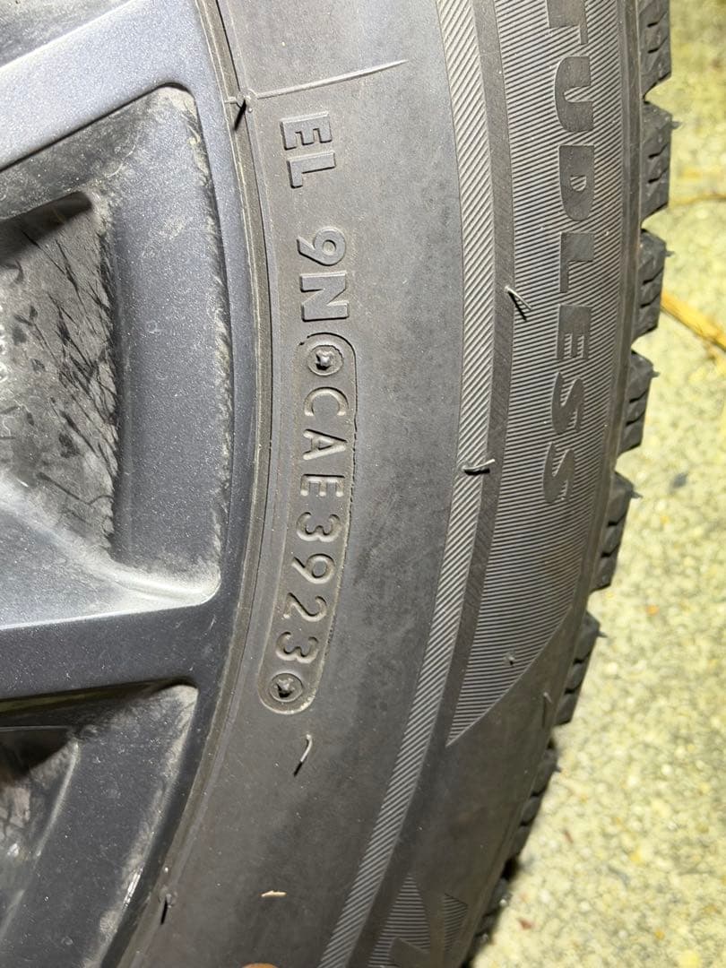 15インチ スタッドレスタイヤ4本セット BS VRX2 15インチ スタッドレスタイヤ4本セット BS VRX2