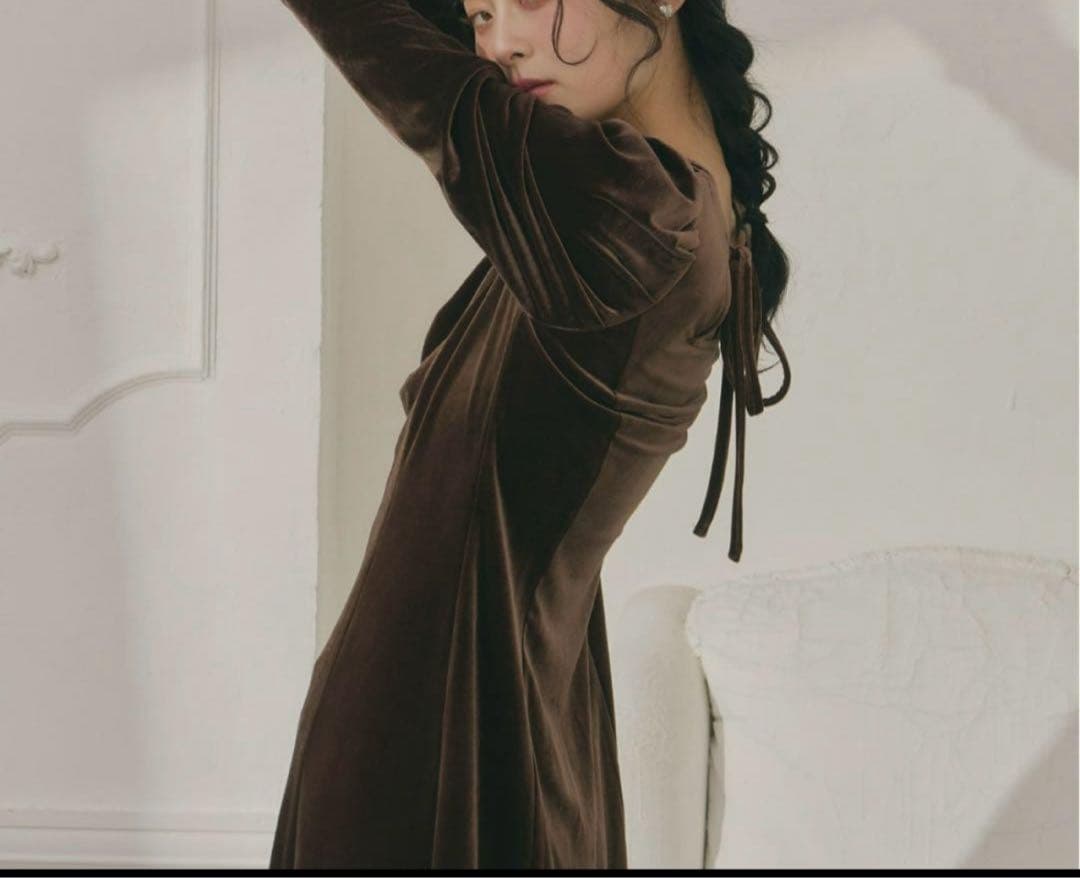 【新品タグ付き】olu. ブラウン ベルベット ロングワンピース ベロアサイズ1 新品タグ付き】olu. ブラウン ベルベット ロングワンピース ベロア