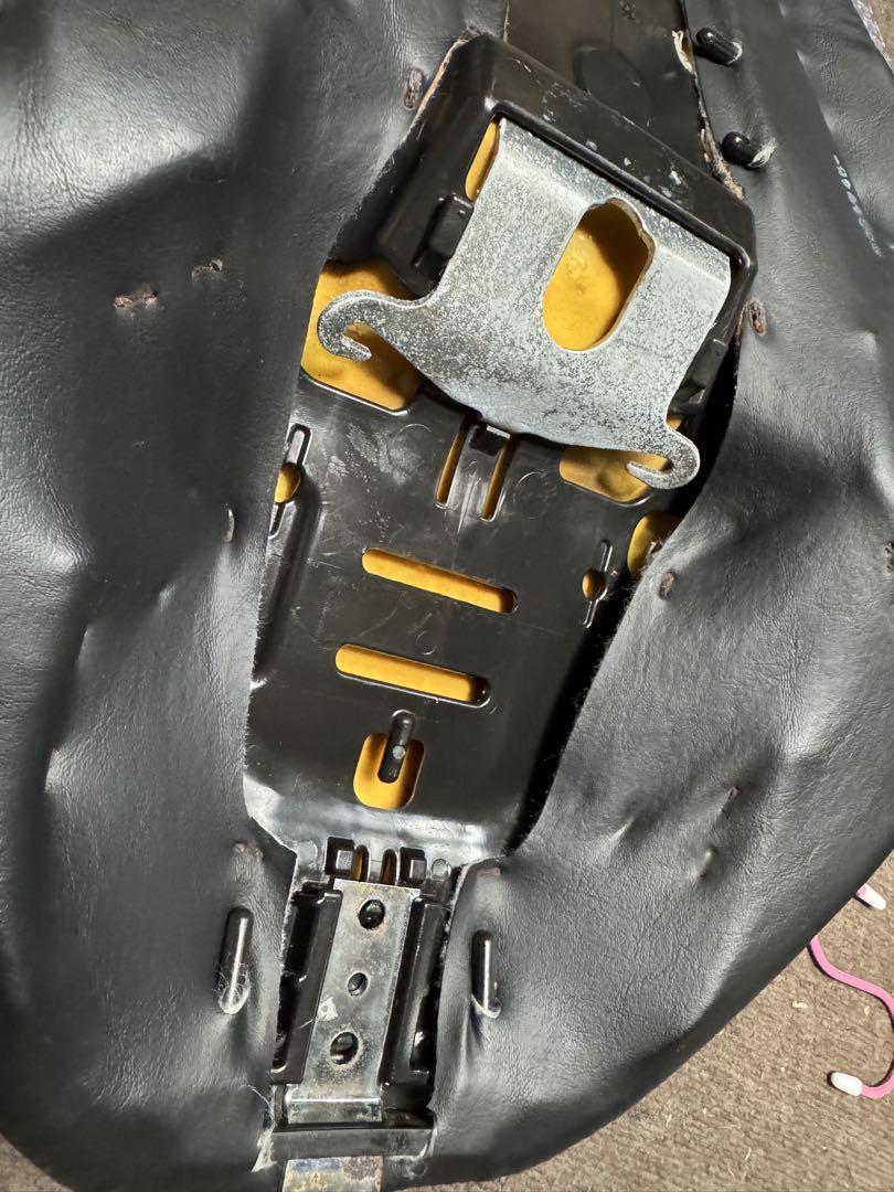 スポーツスター　ハーレー　XL1200N ナイトスター　ソロシート　883 純正