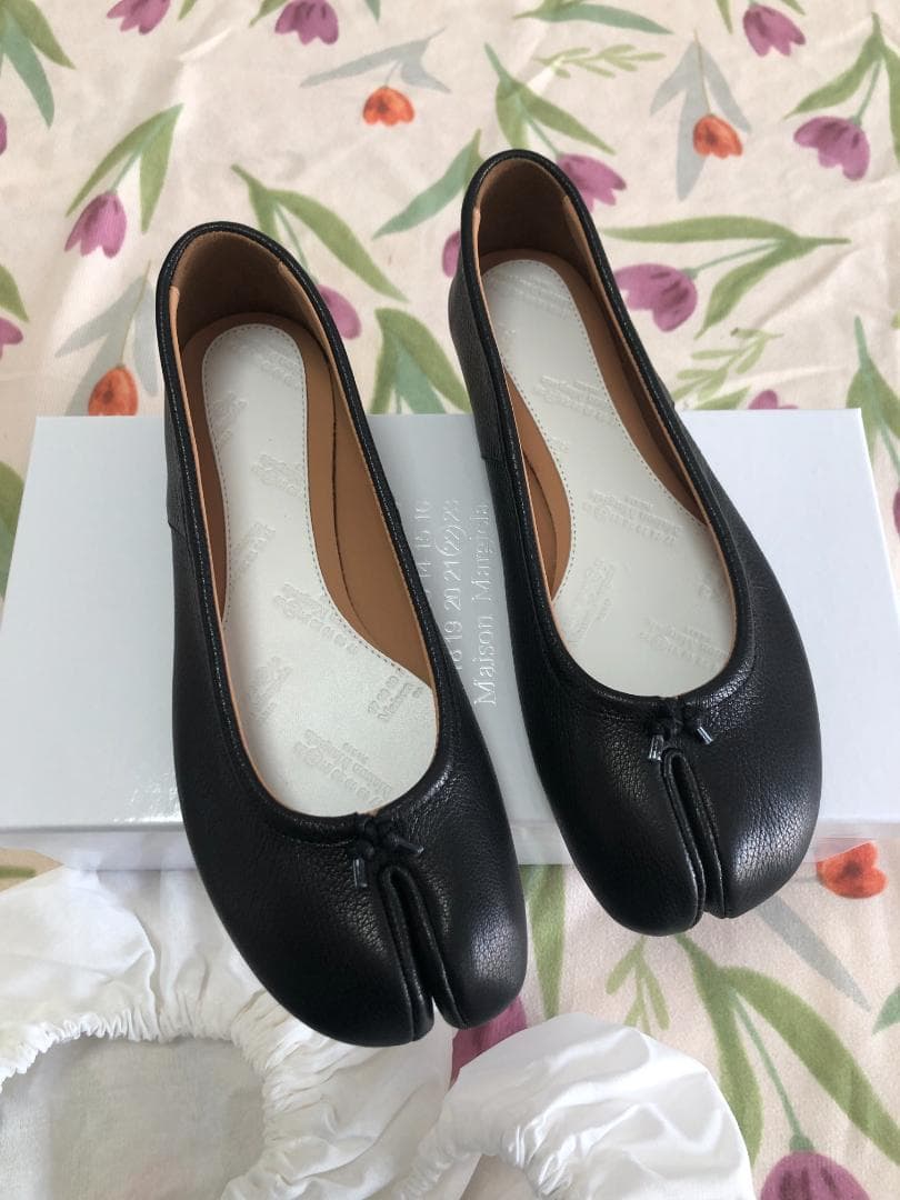 メゾンマルジェラブラックレザートゥシューズスタイルフラットシューズ24.5cm Maison Margiela