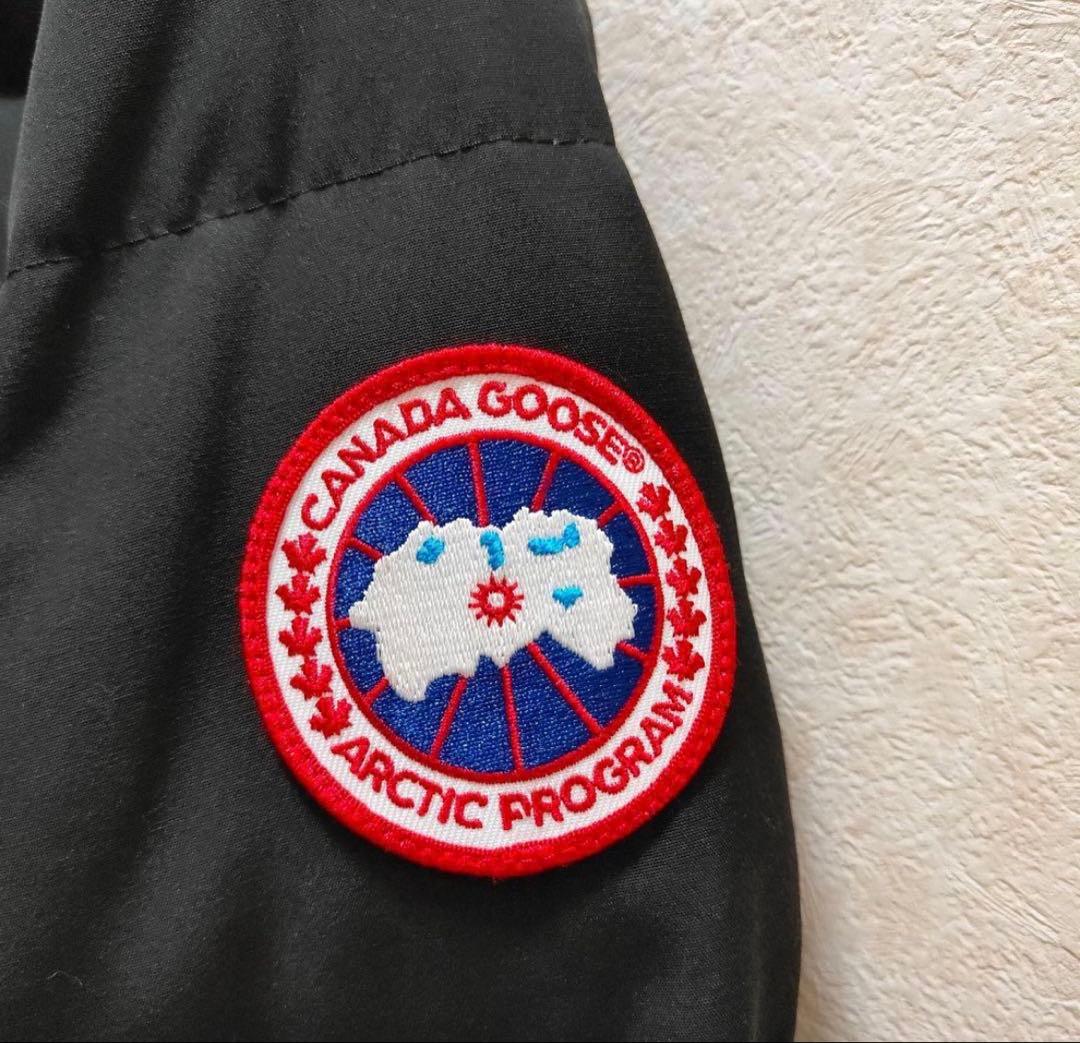 Canada Goose ブラック ダウンジャケット Canada Goose ブラック ダウンジャケット