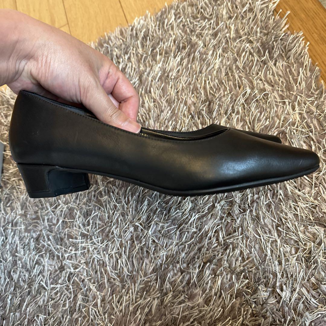 new diffusion ブラック スクエアトゥ パンプス 235サイズ