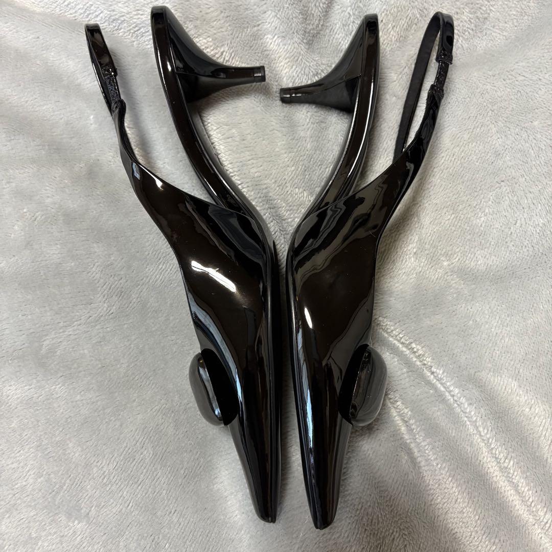 新品【ZARA】レザーキトンヒールスリングバックシューズ　黒