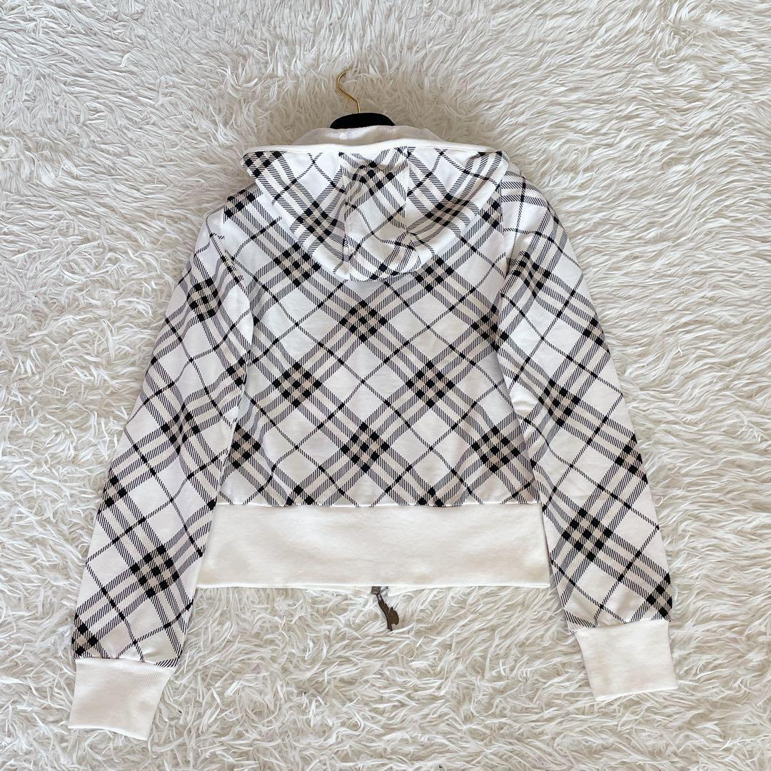 美品【バーバリーブルーレーベル】刺繍ロゴ パーカー フーディ