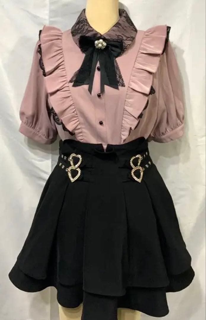 コーデセット　ラッフルフリルワンピース＆ハートバックル2段フレアスカート